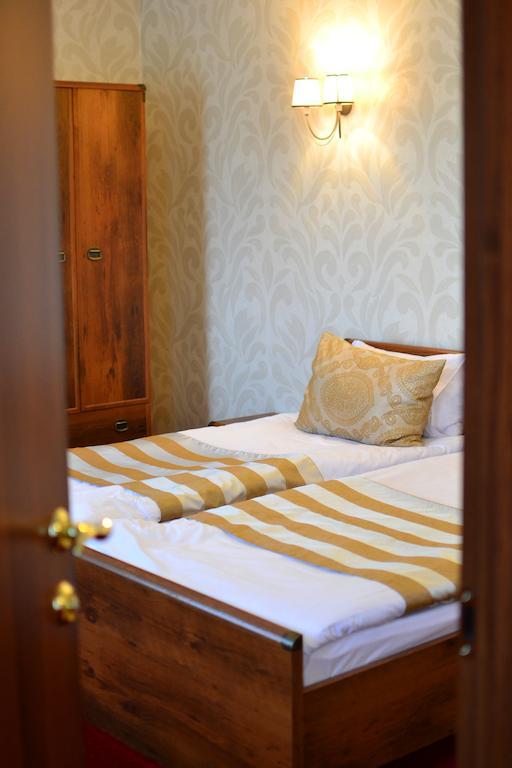 Kera Hotel Nesterenki Room photo